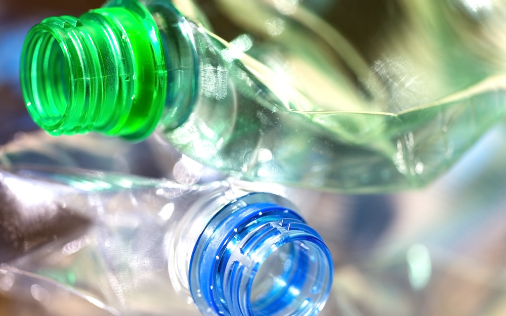 Riciclo bottiglie di plastica