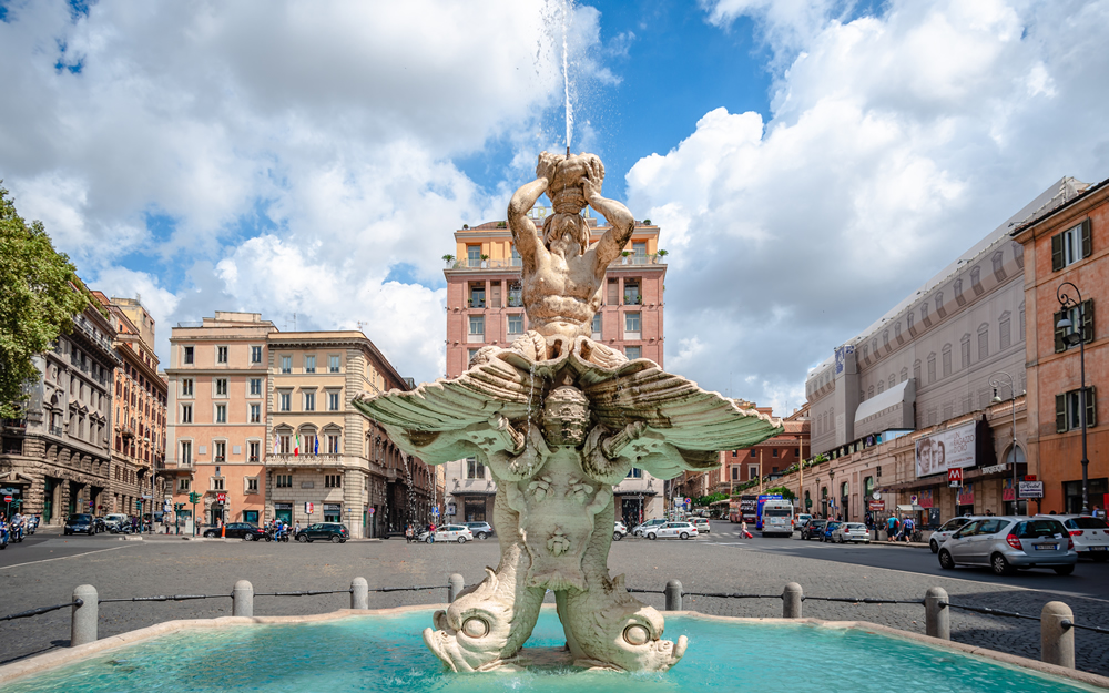 Fontana del tritone in Rome
